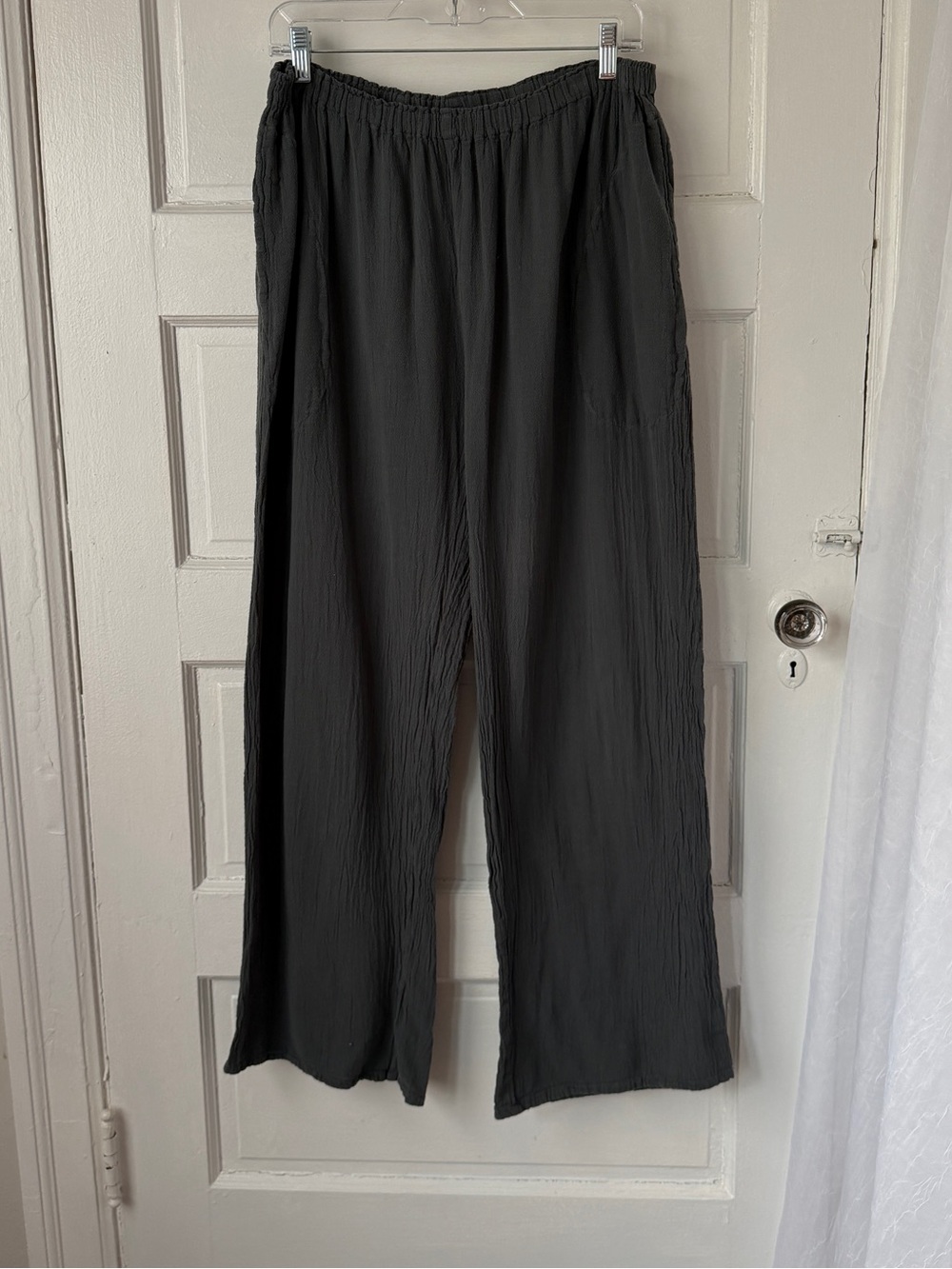 Oh My Gauze! Gray Crinkled Pull On Pants Elastic Waist Lagenlook Boho Beach